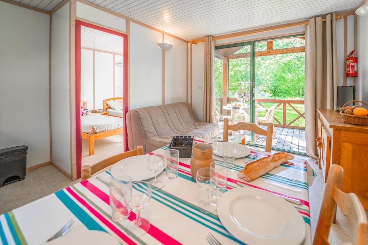 Les Chalets De Booz Saint-Germain-du-Teil Dış mekan fotoğraf