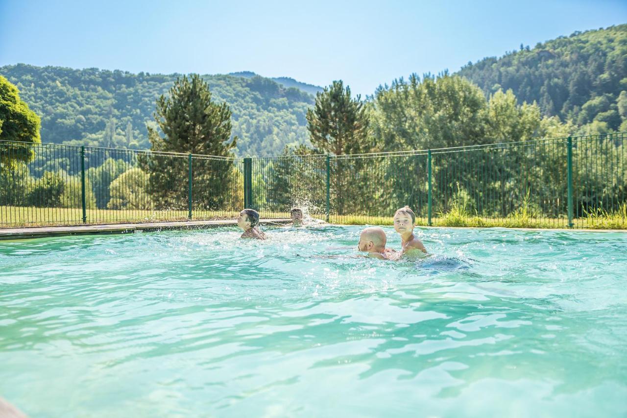 Les Chalets De Booz Saint-Germain-du-Teil Dış mekan fotoğraf
