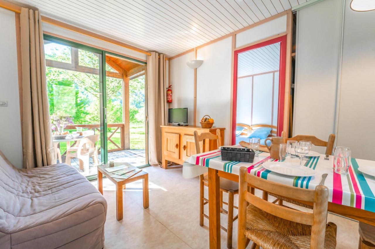 Les Chalets De Booz Saint-Germain-du-Teil Dış mekan fotoğraf
